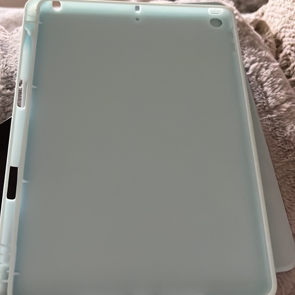 iPad - Picture 5 of 5